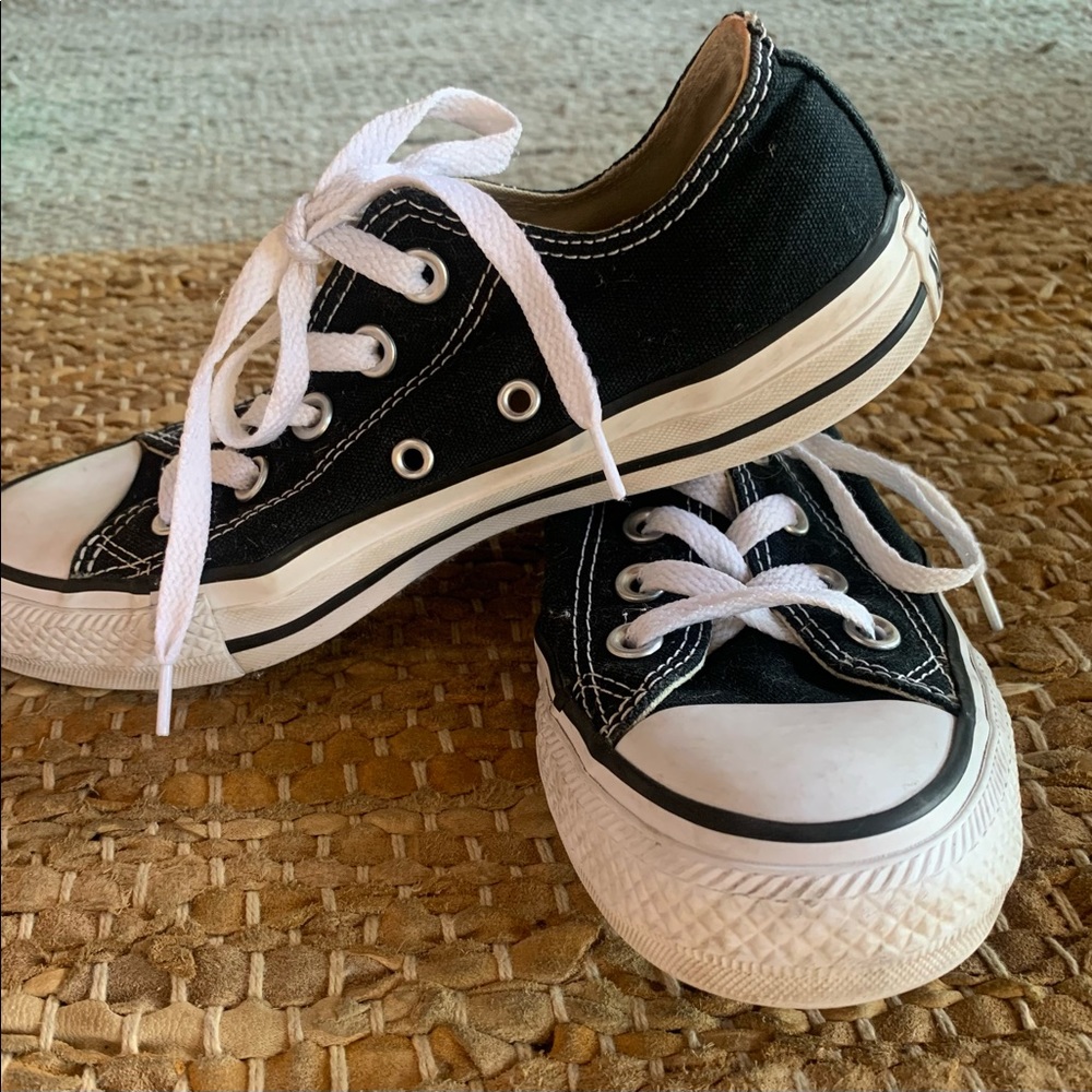 Black Low Rise Converse Chuck Taylors - 6